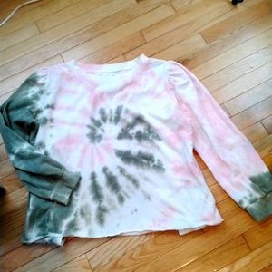 - *5/$25 The Sweatshirt Project tie dyed poof shoulder side pockets sweatshi…